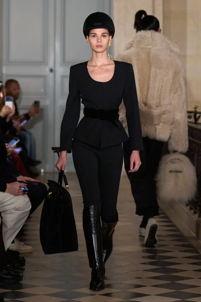 00042-jacquemus-fall-2026-ready-to-wear-credit-gorunway