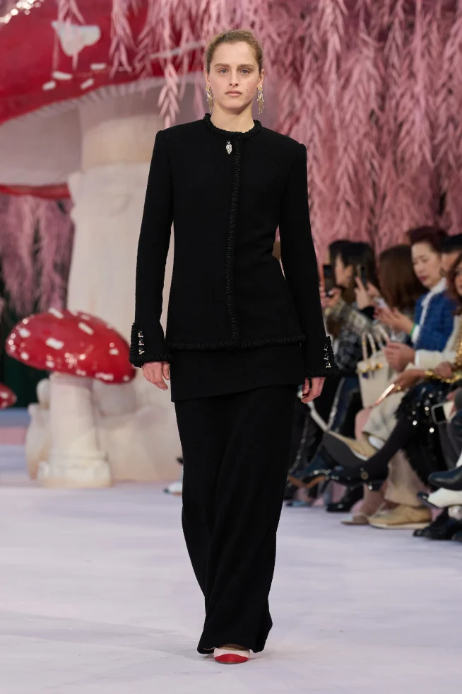 00051-chanel-spring-2026-couture-credit-gorunway