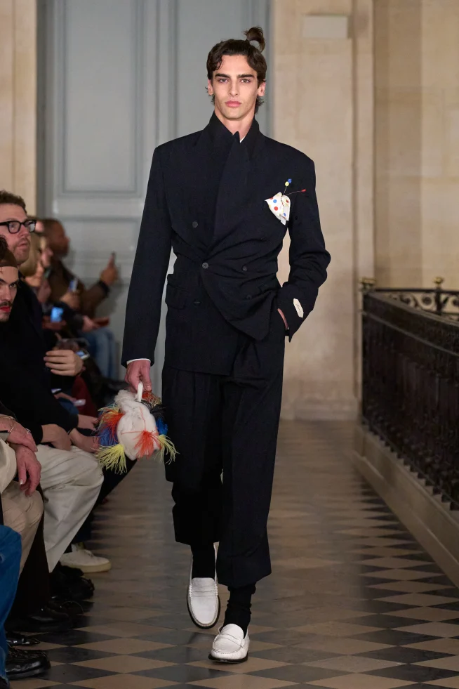 00057-jacquemus-fall-2026-ready-to-wear-credit-gorunway