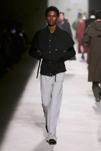 00061-dries-van-noten-fall-2026-menswear-credit-gorunway