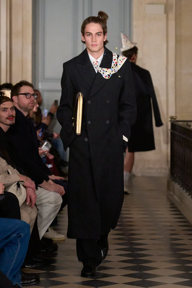 00061-jacquemus-fall-2026-ready-to-wear-credit-gorunway