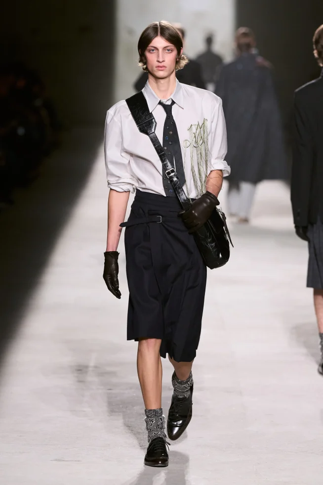00065-dries-van-noten-fall-2026-menswear-credit-gorunway