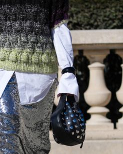 Maxi braceletes é o novo acessório do momento e promete fazer sucesso em 2026