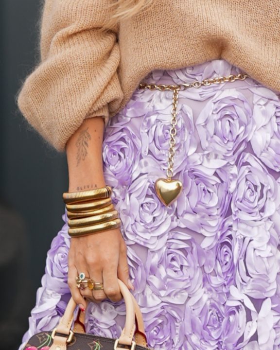 Maxi braceletes é o novo acessório do momento e promete fazer sucesso em 2026