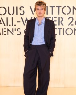 Celebridades marcam presença no Louis Vuitton Men’s Fall-Winter 2026
