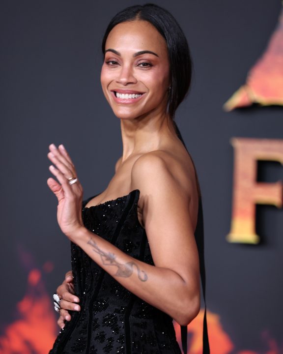 Zoe Saldaña se torna a atriz de maior bilheteria da história