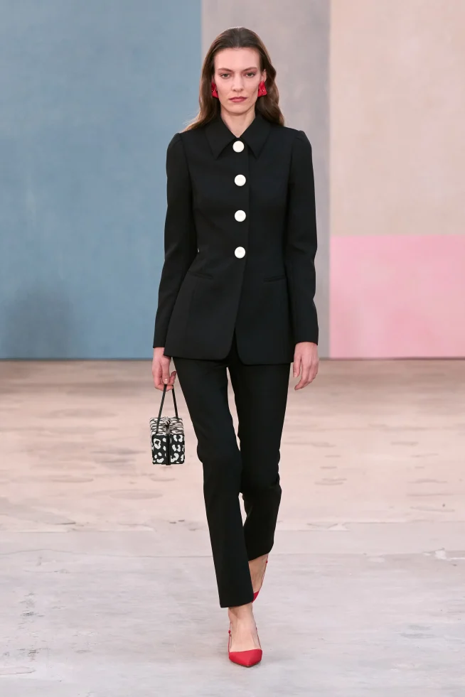 00005-carolina-herrera-fall-2026-ready-to-wear-credit-gorunway