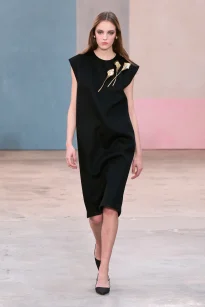 00015-carolina-herrera-fall-2026-ready-to-wear-credit-gorunway