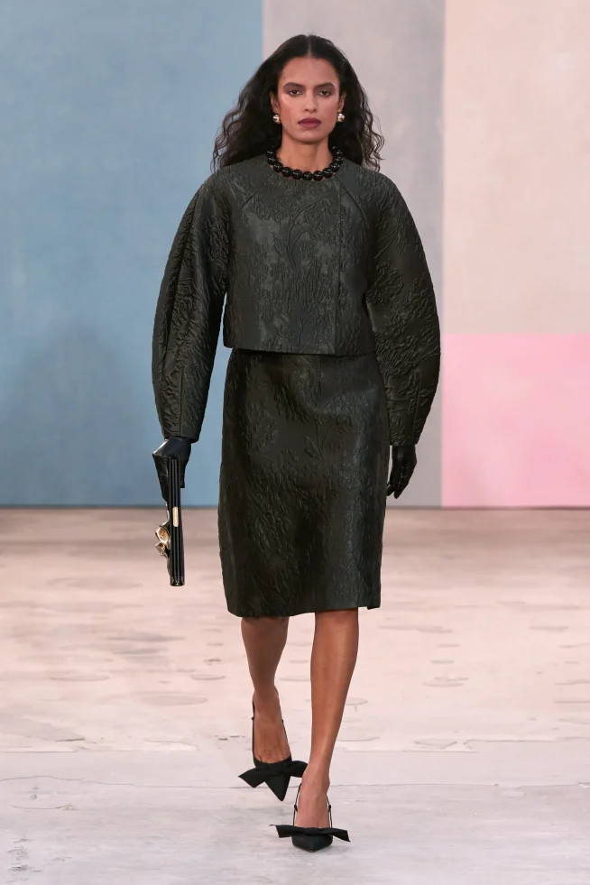 00041-carolina-herrera-fall-2026-ready-to-wear-credit-gorunway