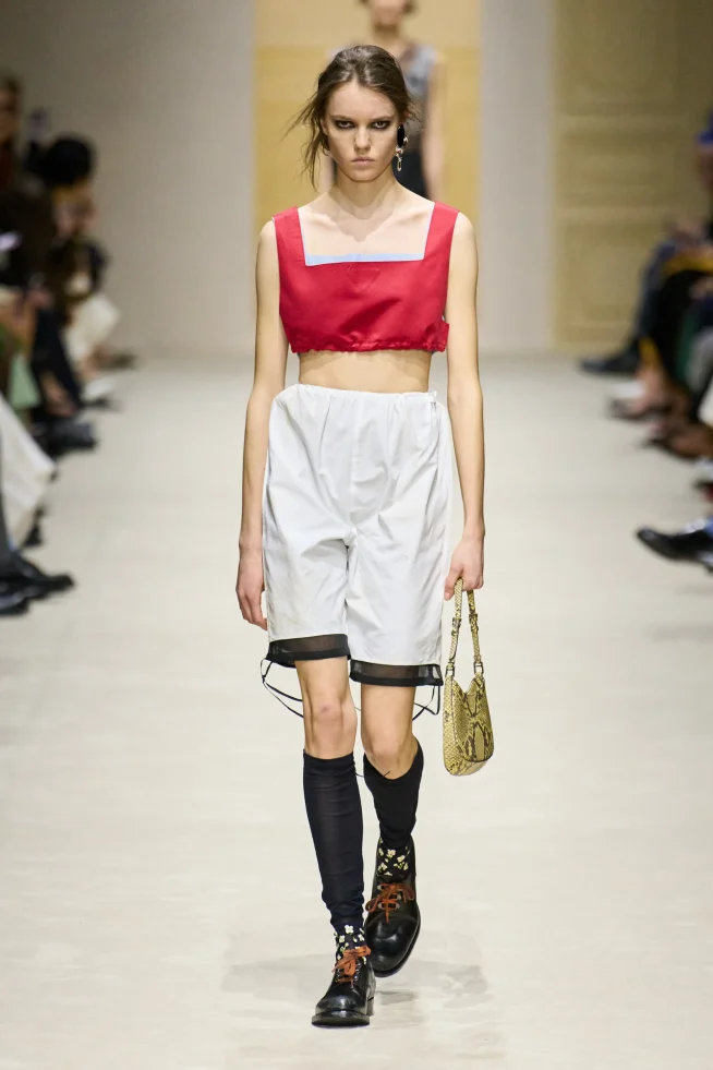 00048-prada-fall-2026-ready-to-wear-credit-gorunway