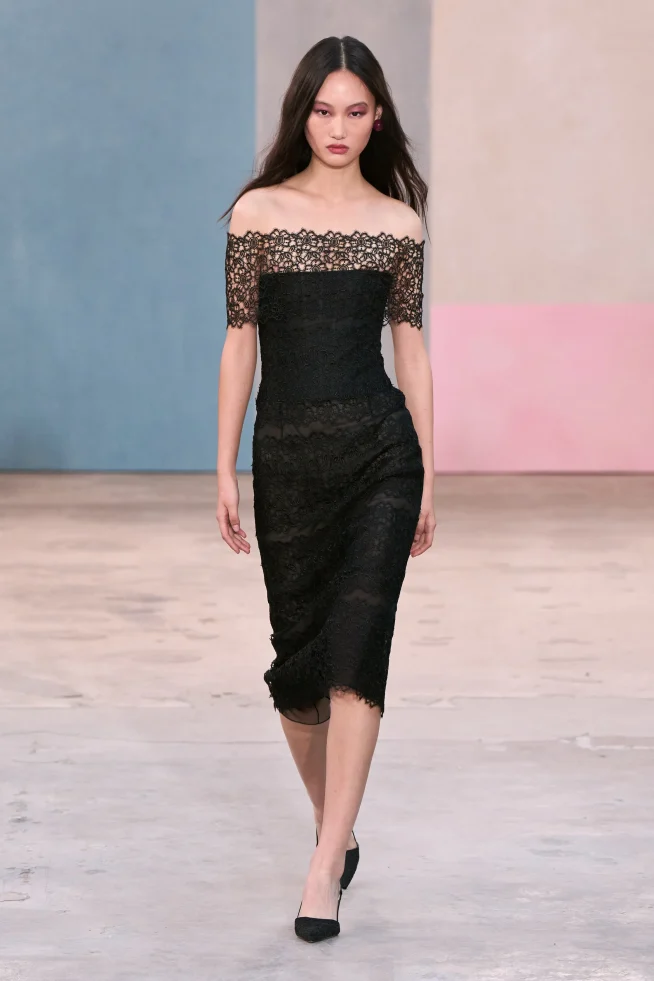 00050-carolina-herrera-fall-2026-ready-to-wear-credit-gorunway