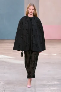 00060-carolina-herrera-fall-2026-ready-to-wear-credit-gorunway