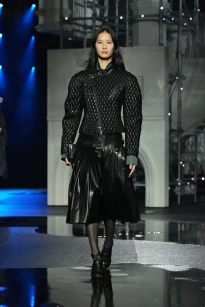 DT_BURBERRY_2026_W26_SHOW_RUNWAY_LOOK_FRONT_09__RGB_CROPPED_2x3
