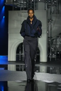 DT_BURBERRY_2026_W26_SHOW_RUNWAY_LOOK_FRONT_11__RGB_CROPPED_2x3
