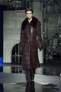 DT_BURBERRY_2026_W26_SHOW_RUNWAY_LOOK_FRONT_20__RGB_CROPPED_2x3