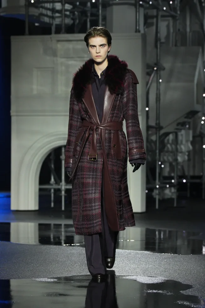 DT_BURBERRY_2026_W26_SHOW_RUNWAY_LOOK_FRONT_20__RGB_CROPPED_2x3