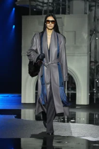 DT_BURBERRY_2026_W26_SHOW_RUNWAY_LOOK_FRONT_39__RGB_CROPPED_2x3
