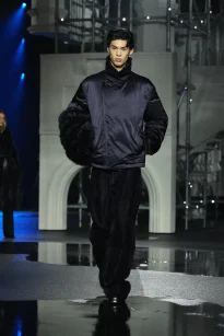 DT_BURBERRY_2026_W26_SHOW_RUNWAY_LOOK_FRONT_47__RGB_CROPPED_2x3