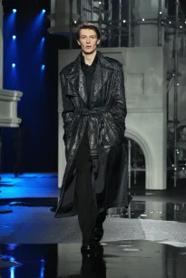DT_BURBERRY_2026_W26_SHOW_RUNWAY_LOOK_FRONT_49__RGB_CROPPED_2x3