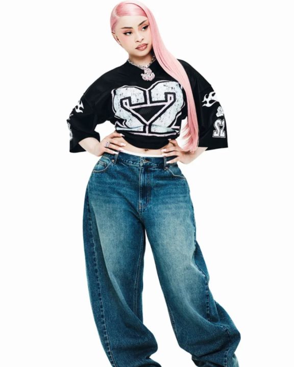 H&M estreia campanha global com Ice Spice, Paloma Elsesser e outros grandes nomes