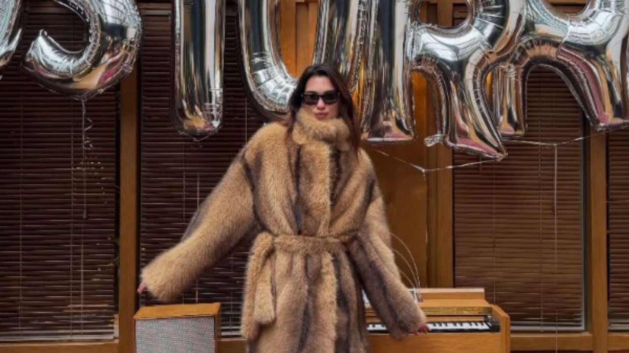 Casaco de pele de Dua Lipa