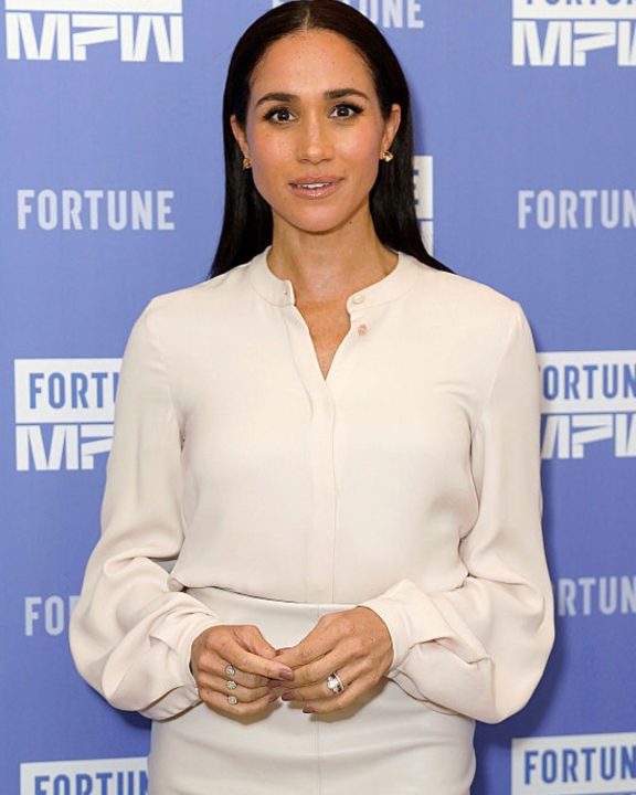 Meghan Markle adota peça preferida de Kate Middleton em visita humanitária à Jordânia