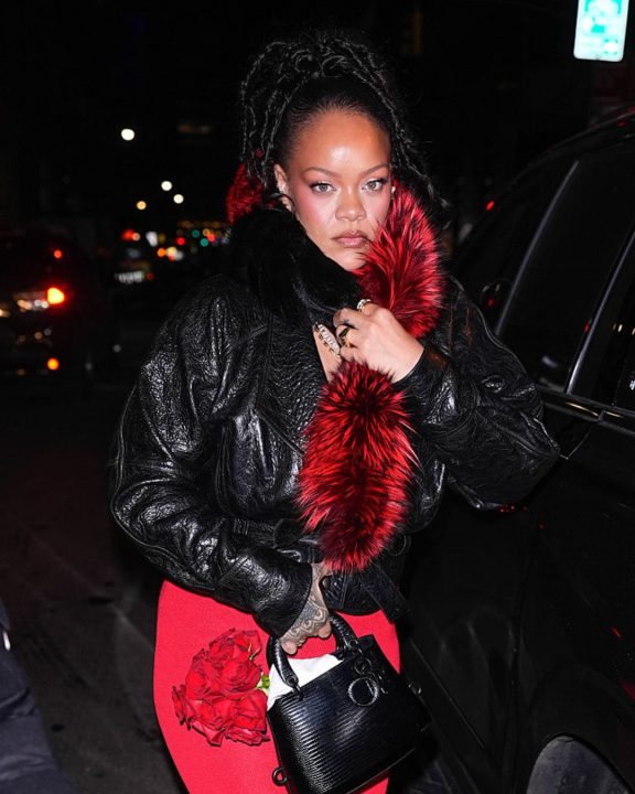 Couro, cachecol e item da Chanel: Rihanna e A$AP Rocky celebram Valentine’s Day com looks combinados