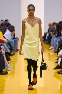 00001-loewe-fall-2026-ready-to-wear-credit-gorunway