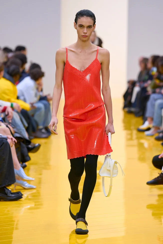 00004-loewe-fall-2026-ready-to-wear-credit-gorunway