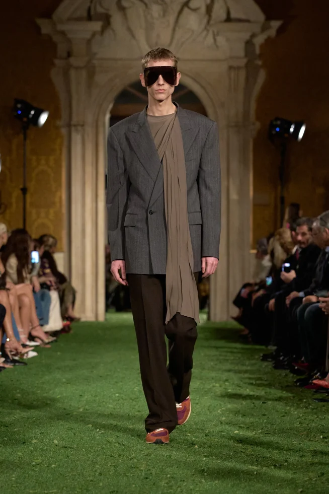 00005-valentino-fall-2026-ready-to-wear-credit-gorunway