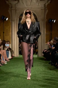 00008-valentino-fall-2026-ready-to-wear-credit-gorunway