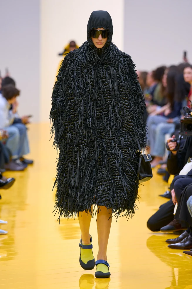 00009-loewe-fall-2026-ready-to-wear-credit-gorunway