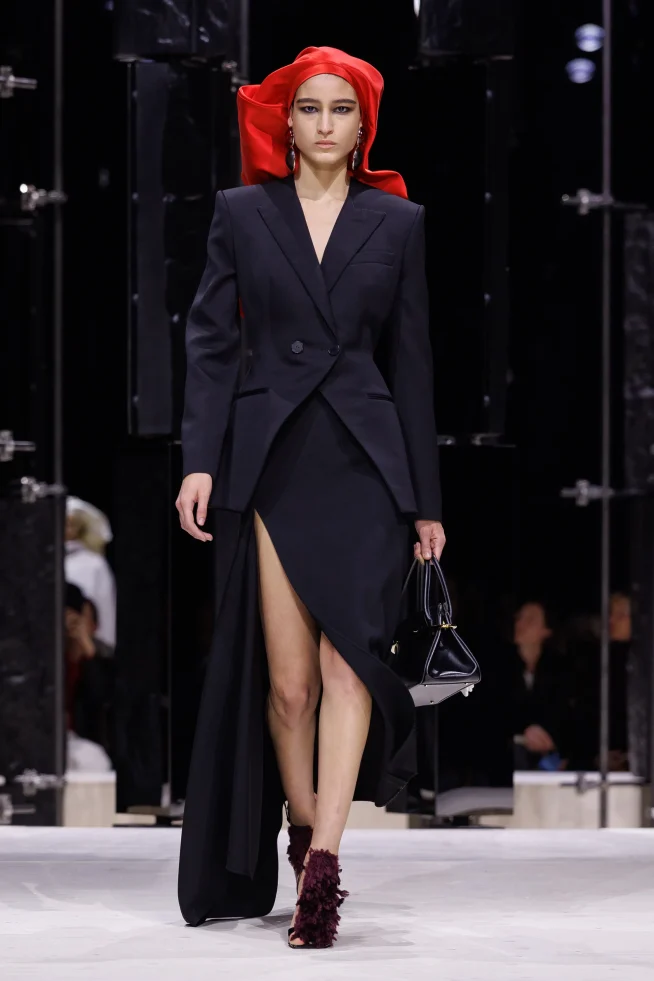 00011-givenchy-fall-2026-ready-to-wear-credit-brand
