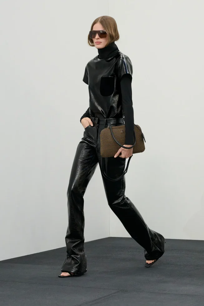 00018-courreges-fall-2026-ready-to-wear-credit-brand