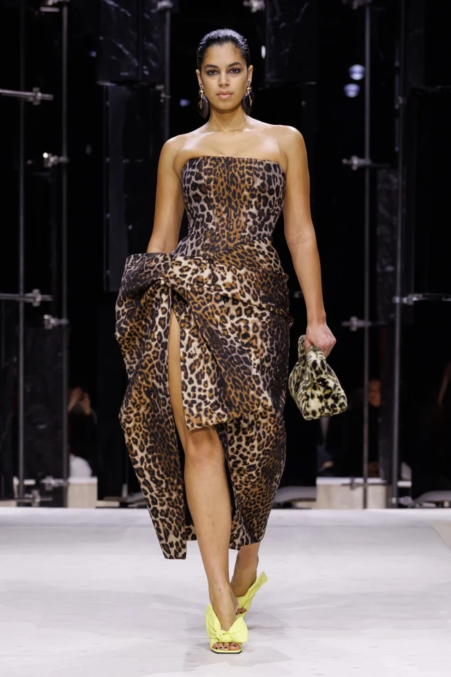 00022-givenchy-fall-2026-ready-to-wear-credit-brand