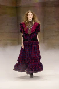 00026-chloe-fall-2026-ready-to-wear-credit-brand