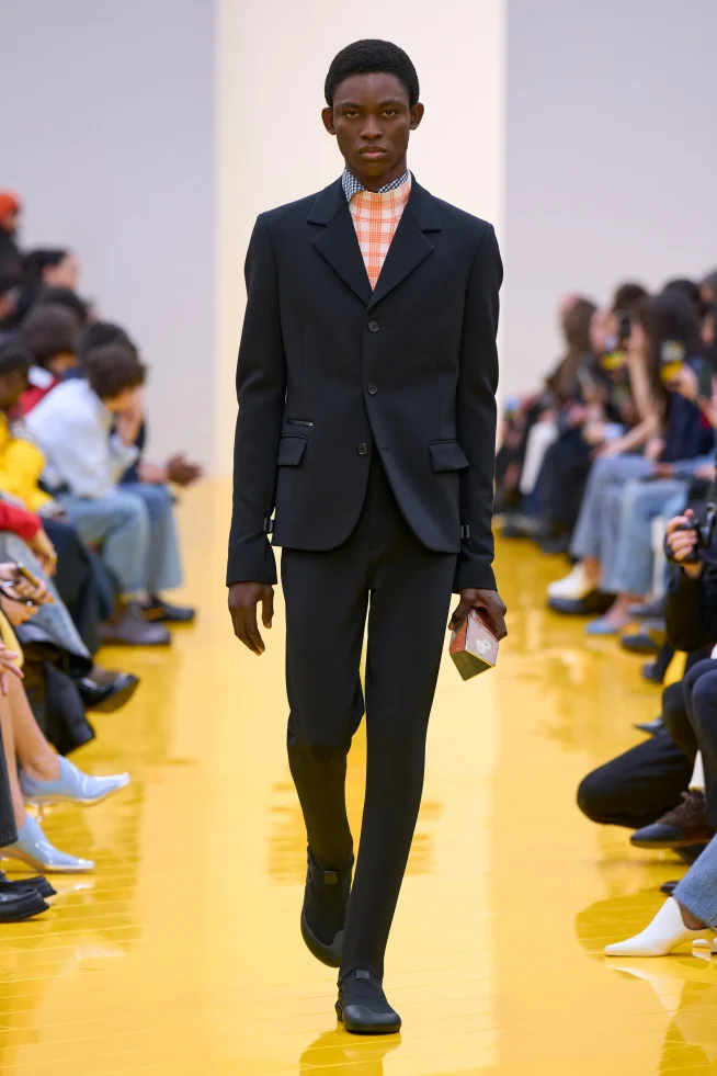 00028-loewe-fall-2026-ready-to-wear-credit-gorunway
