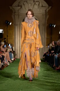 00029-valentino-fall-2026-ready-to-wear-credit-gorunway