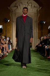 00033-valentino-fall-2026-ready-to-wear-credit-gorunway