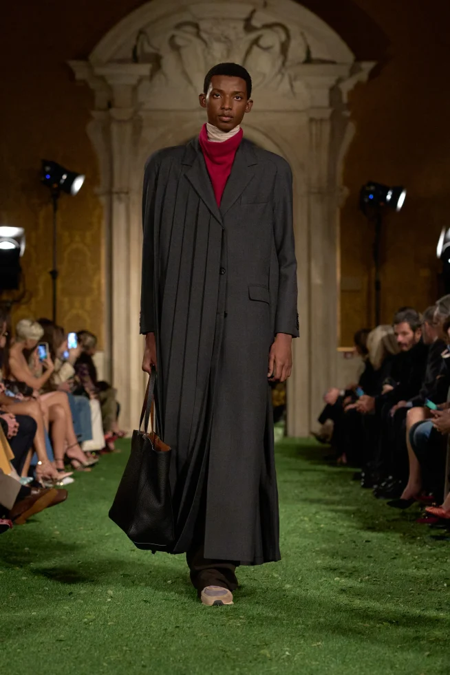 00033-valentino-fall-2026-ready-to-wear-credit-gorunway