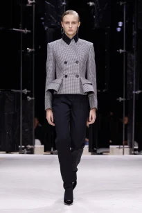 00037-givenchy-fall-2026-ready-to-wear-credit-brand