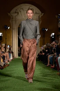 00037-valentino-fall-2026-ready-to-wear-credit-gorunway