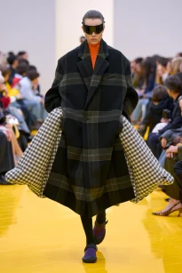 00041-loewe-fall-2026-ready-to-wear-credit-gorunway