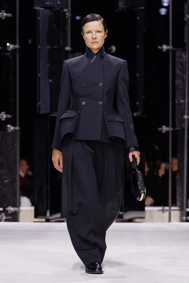 00043-givenchy-fall-2026-ready-to-wear-credit-brand