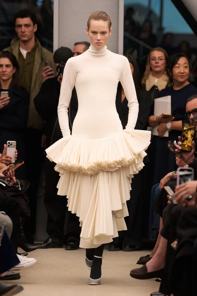 00048-alaia-fall-2026-ready-to-wear-credit-brand