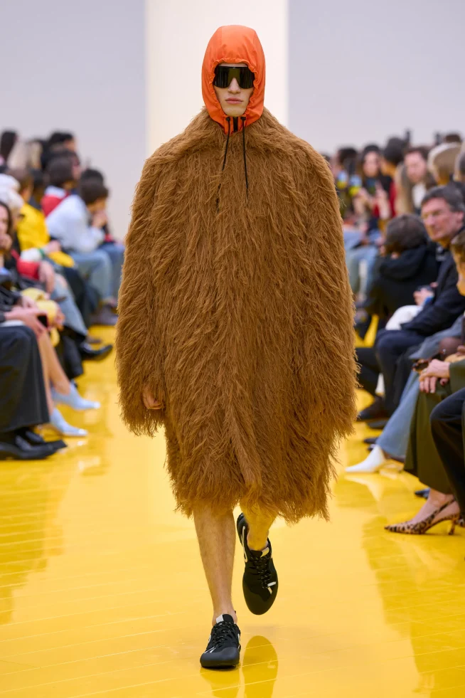 00049-loewe-fall-2026-ready-to-wear-credit-gorunway