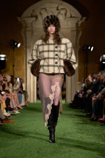 00050-valentino-fall-2026-ready-to-wear-credit-gorunway
