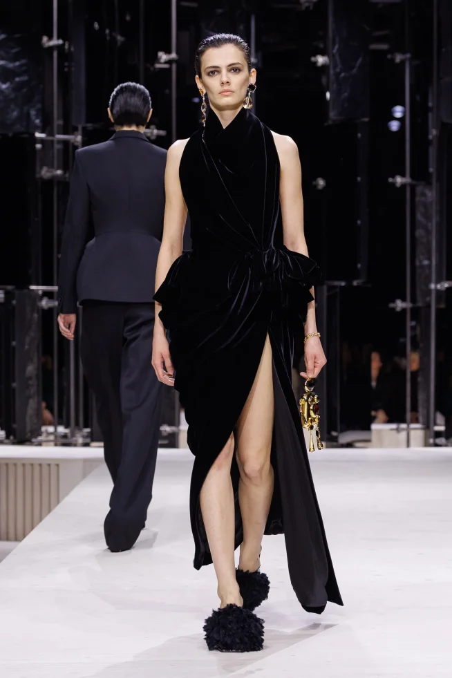 00052-givenchy-fall-2026-ready-to-wear-credit-brand