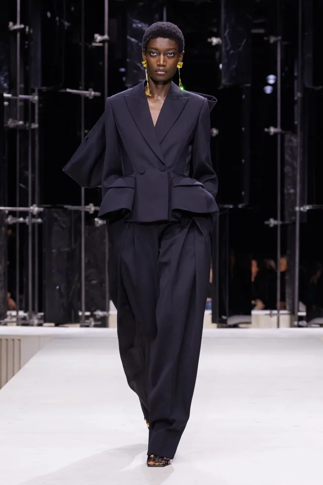 00053-givenchy-fall-2026-ready-to-wear-credit-brand