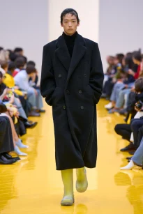 00053-loewe-fall-2026-ready-to-wear-credit-gorunway